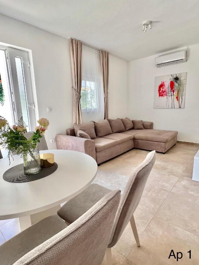 Golden Apartments Жаборич Екстер'єр фото